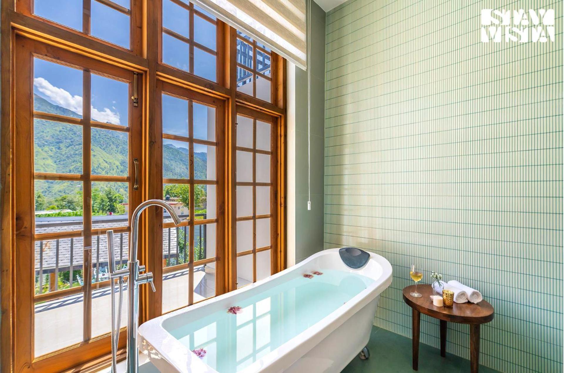 Stayvista At The Oakridge 4 Bhk Villa In Dharamshala With Jacuzzi & Balcony Chamba  Exterior foto